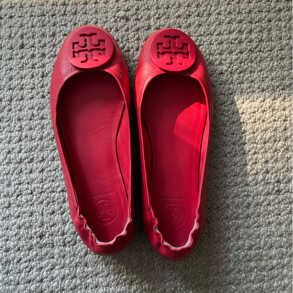red tory burch flats
